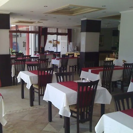 Hotel Carna Garden Side